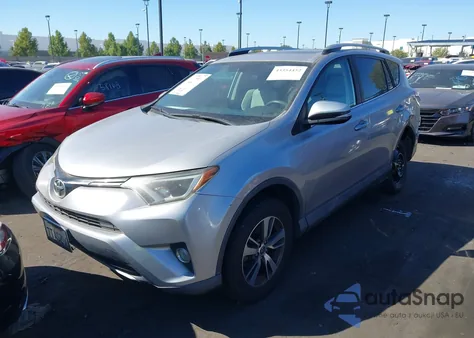 2016 Toyota Rav4 Xle z USA, uszkodzony, nr VIN 2T3WFREV4GW298401